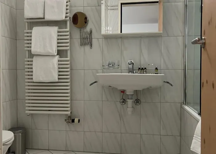 Seehof Reduit בית הארחה 3*